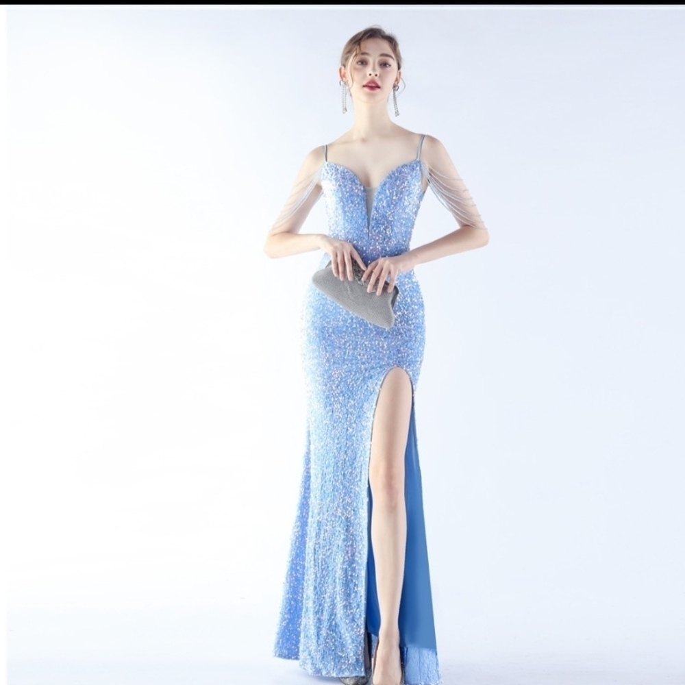 Elegant Sleeveless Sequin Wedding Dress